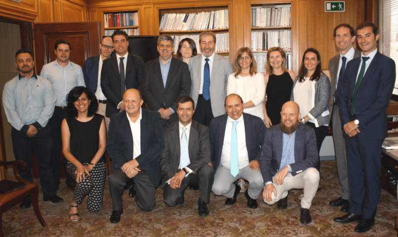 Foto de familia de la 1ª reunión del Comité Técnico del V Congreso Smart Grids.