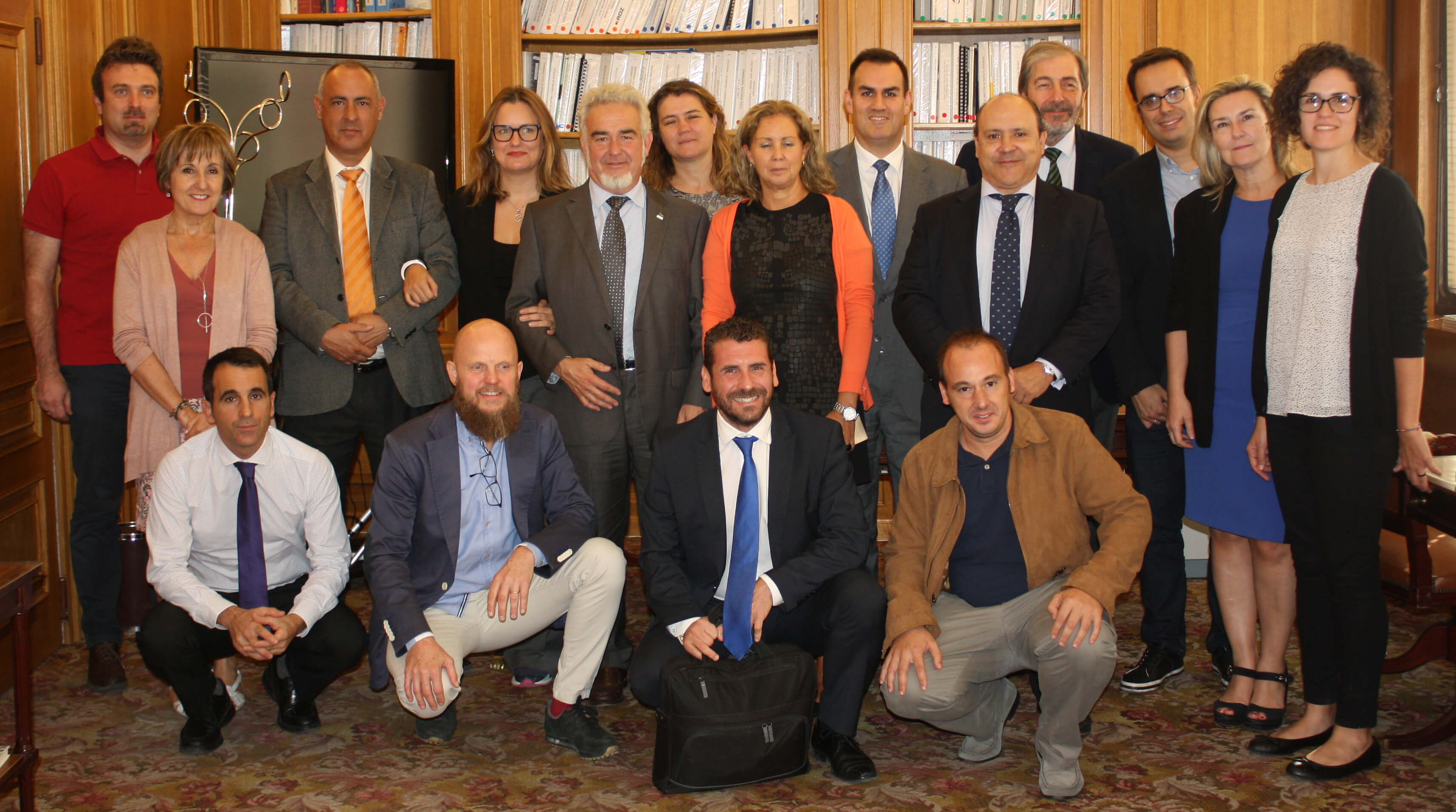 Foto de familia 2ª reunión del Comité Técnico del IV Congreso Smart Grids